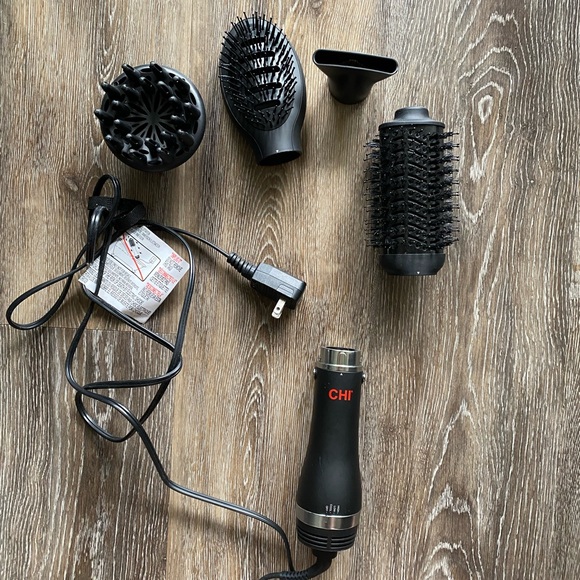 Chi Volumizer 4 in 1 Blowout Brush - Picture 4 of 4